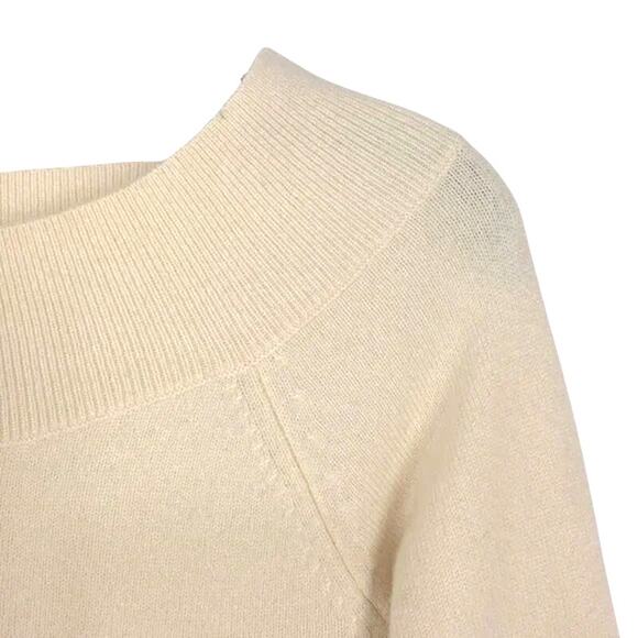 Banana Republic 100% Cashmere Boat Neck Lightweight Sweater - Picture 3 of 4